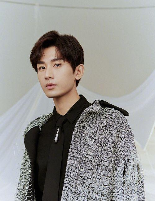 成毅袁冰妍最新爆料照,最新爆料照曝光恋情升温  第2张