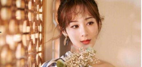 杨紫同桌爆料视频,揭秘明星校园生活幕后趣事